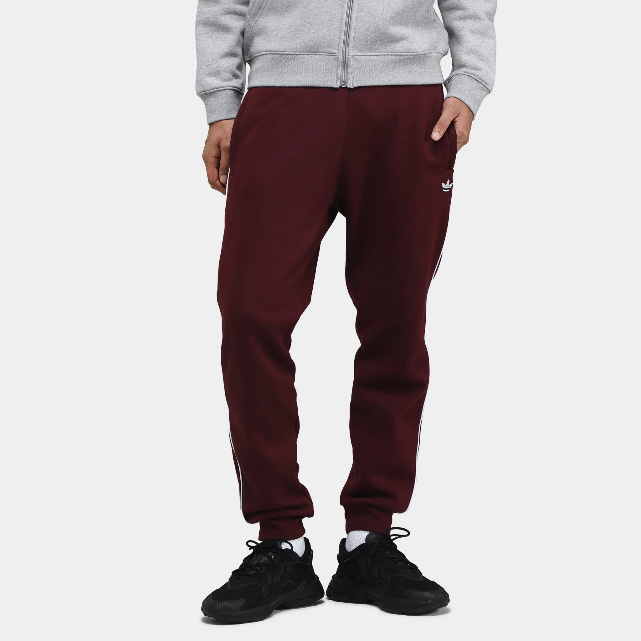 adidas Originals Adicolor Seasonal Archive Sweatpants / Maroon