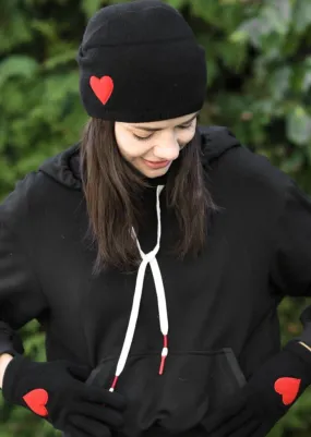 BLACK CASHMERE HAT WITH HEART PATCH