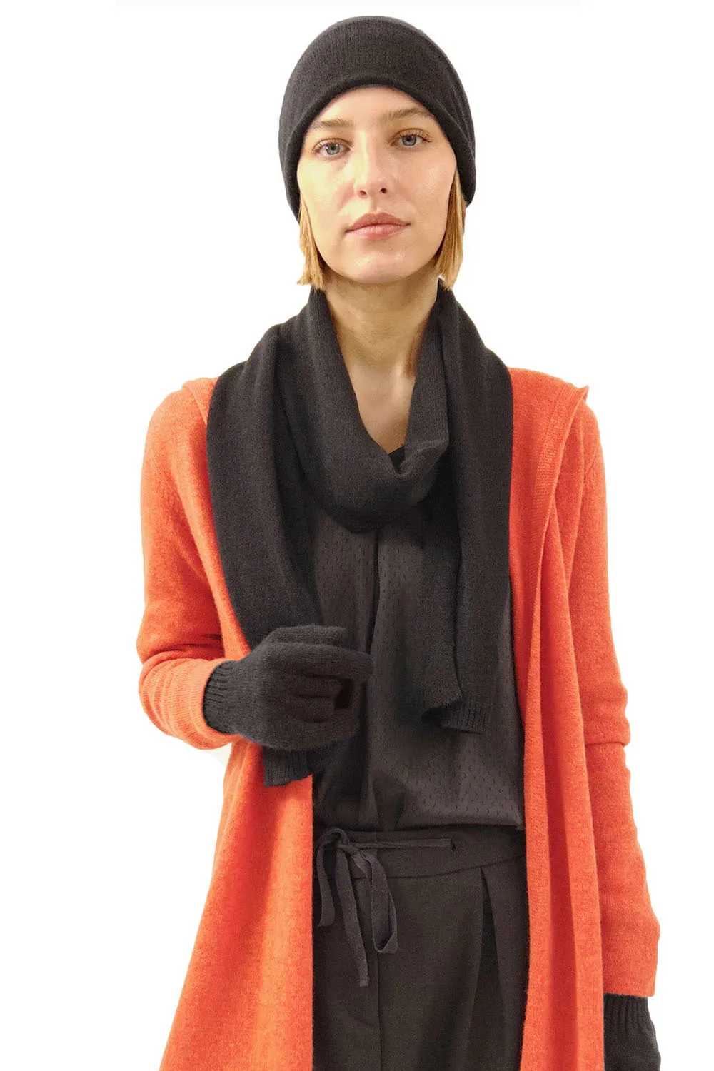 Cashmere hat, scarf and gloves set in black