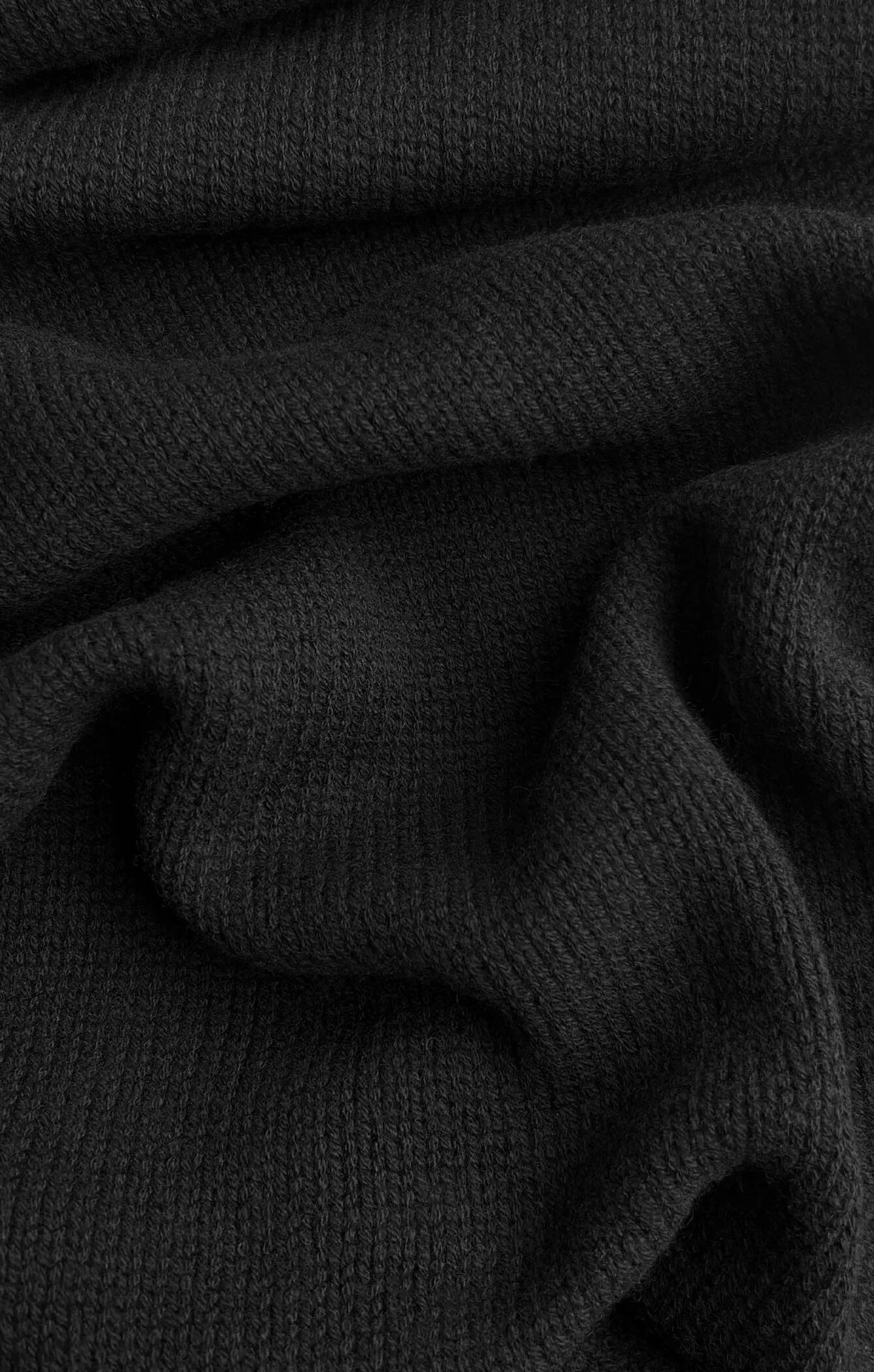 THE WRAP AROUND SCARF - BLACK