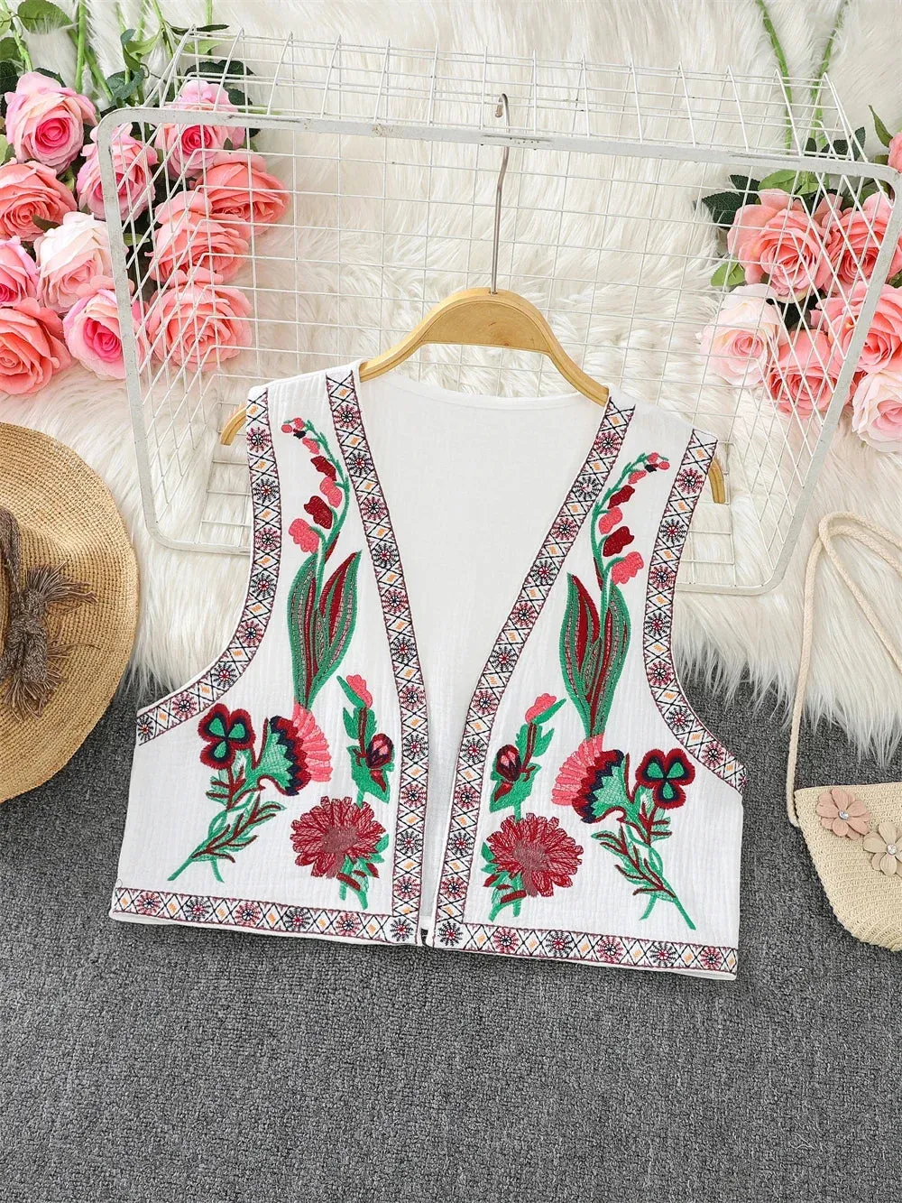 Vintage Vests Women Temperament V-neck Embroidered Vest Waistcoat Chinese Style Jacket Casual Seaside Vacation Tops Dropshipping